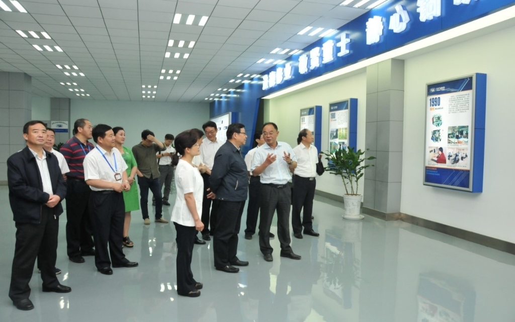 海峡两岸交流协会会长陈德铭一行调研Z6尊龙凯时动力，，，增进海峡两岸工业交流